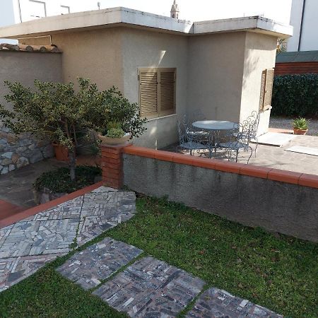 Room Garden Vada Exterior foto